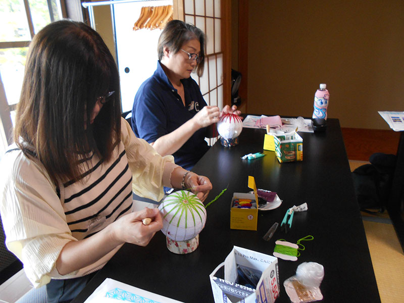びんてまり作成の様子