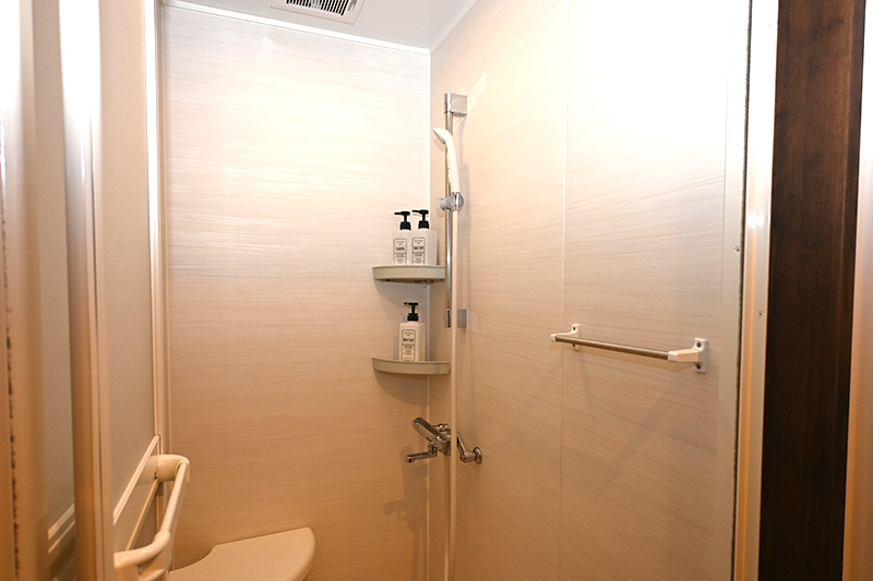 1階 シャワー室