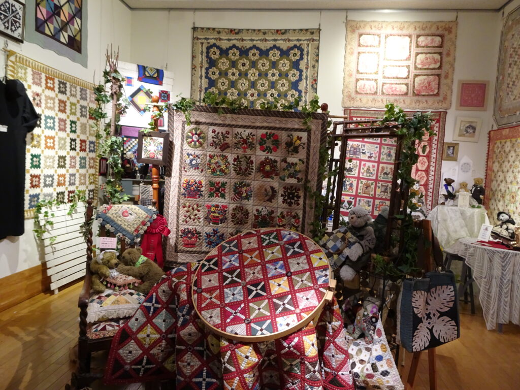 手のひらのぬくもり展
キルト＆テディベアの旅　竹谷順子の世界